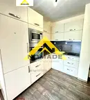 Тристаен апартамент 88 кв.м в район Южен, Пловдив с тераса