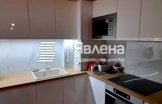 Тристаен апартамент с тераса и гараж в Южен, Пловдив