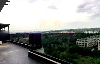 Тристаен апартамент с тераси в Западен, Пловдив
