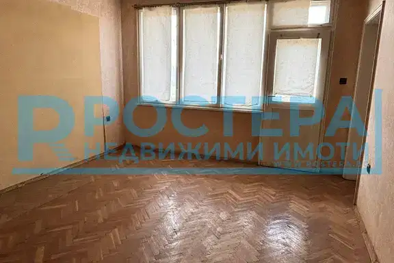 Многостаен апартамент в Търговище, Попово