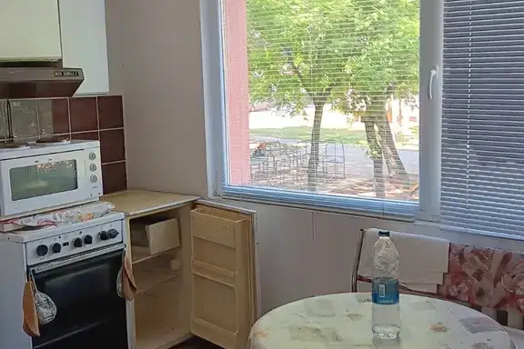 3-bedroom apartment in област София, Pravec
