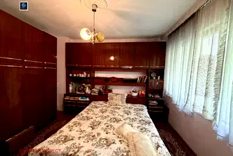 Тристаен апартамент в Раз, Център