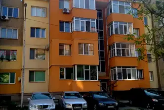 Многостаен апартамент в Раз, Център