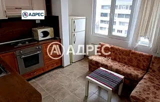 Двустаен апартамент в Раз, Център
