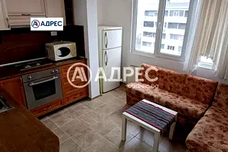 Двустаен апартамент в Раз, Център