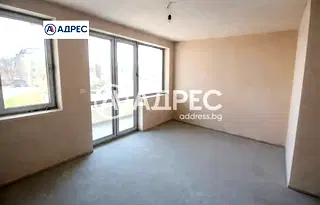 Едностаен апартамент в Раз, Варош