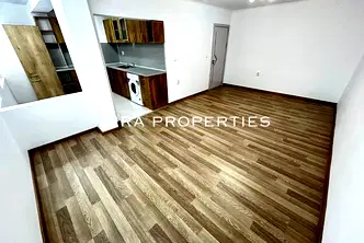 Двустаен апартамент в Раз, Варош