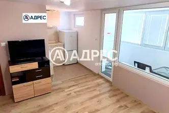 Едностаен апартамент в Раз, Възраждане