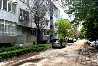 Тристаен апартамент в Русе, Алеи Възраждане