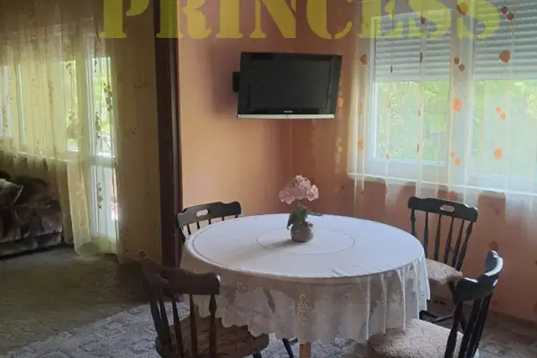4-bedroom apartment in Ruse, Centyr