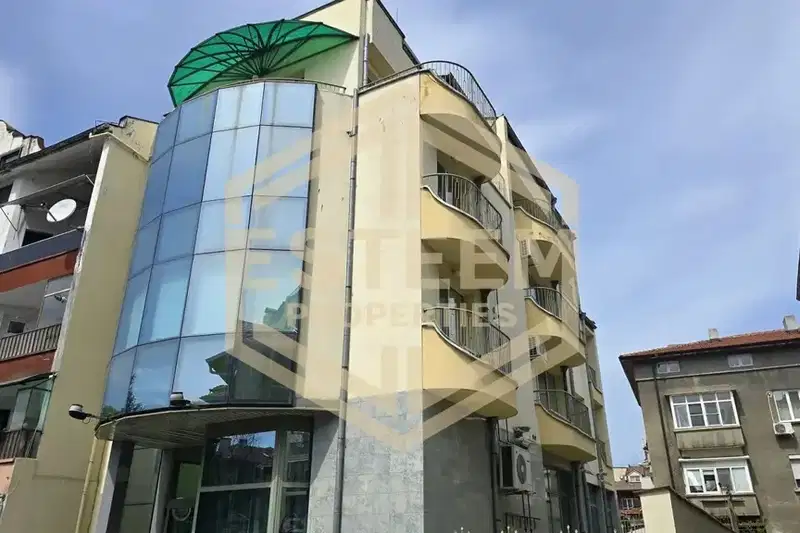 5-bedroom apartment in Ruse, Centyr
