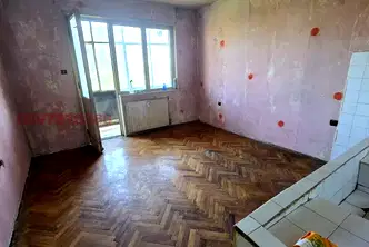 Двустаен апартамент в Русе, Цветница