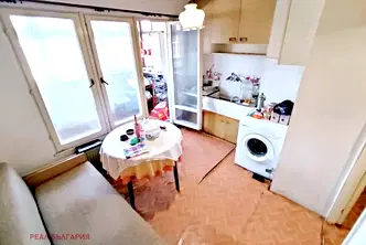 Двустаен апартамент в Русе, Родина 1