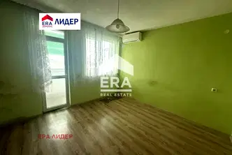 Многостаен апартамент в Русе, Широк център