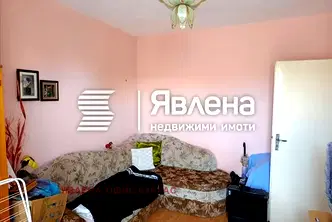 Тристаен апартамент в Бургас, с. Атия
