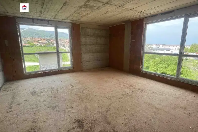 Тристаен апартамент в Пловдив, с. Белащица