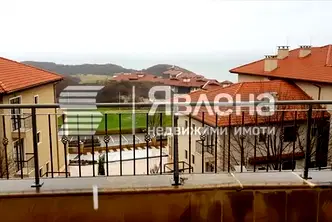 Тристаен апартамент в Добрич, с. Божурец
