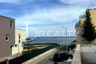 Тристаен апартамент в Бургас, с. Равда