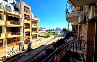 Тристаен апартамент в Бургас, с. Равда