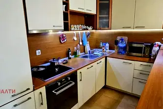Тристаен апартамент в Бургас, с. Равда