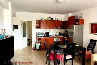 Тристаен апартамент в Бургас, с. Равда