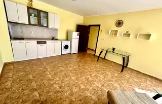 Тристаен апартамент в Бургас, с. Равда