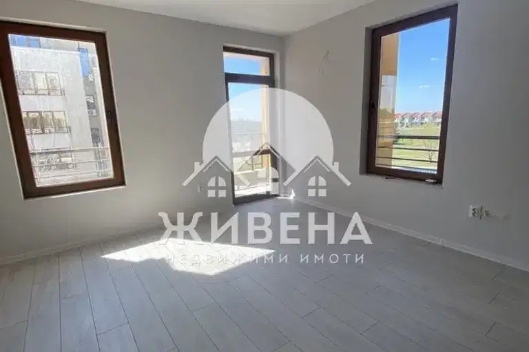 3-bedroom apartment in Oblast Dobrich, Topola