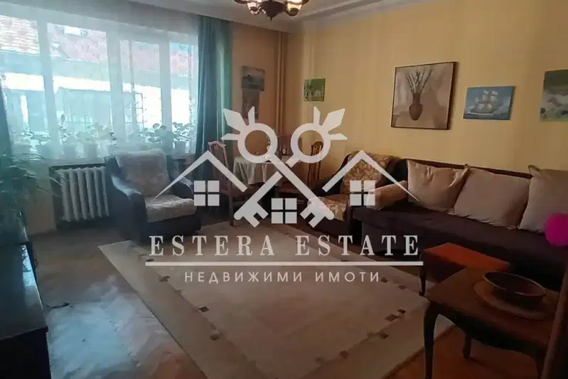 3-bedroom apartment in Shumen, Centyr