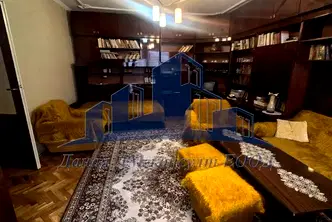 Тристаен апартамент в Шумен, Център