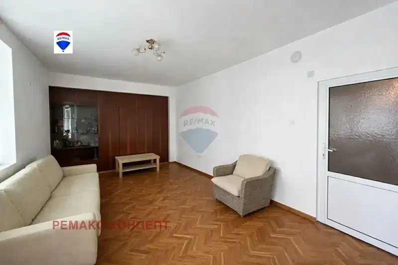 4-bedroom apartment in Shumen, Centyr