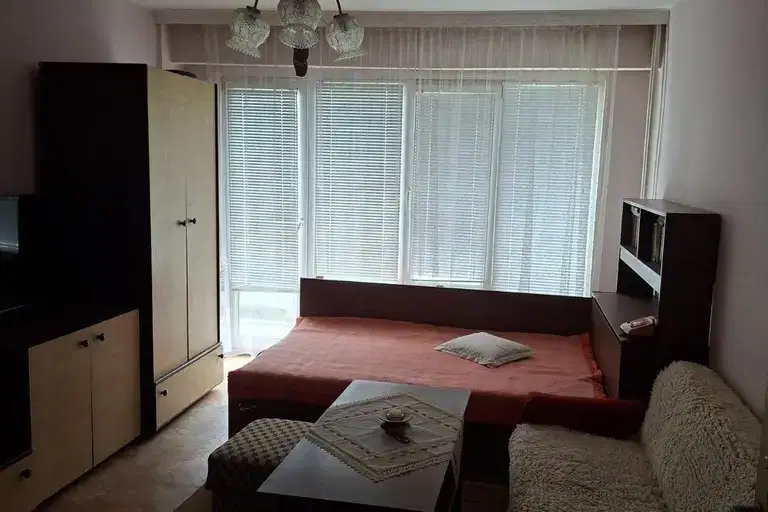 Тристаен апартамент в Шумен, Добруджански