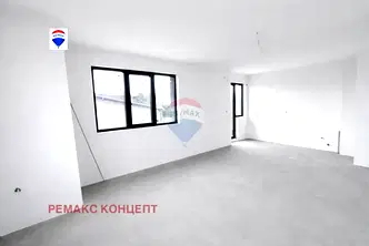 Тристаен апартамент в Шумен, Пазара