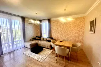 Двустаен апартамент в Шумен, Пазара