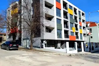 Тристаен апартамент в Шумен, Пазара