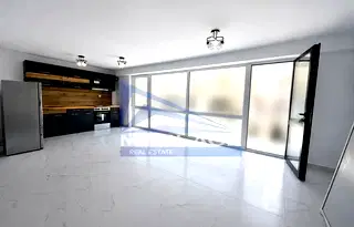 Тристаен апартамент в Шумен, Пазара