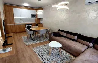 Тристаен апартамент в Шумен, Пазара
