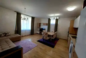 Тристаен апартамент в Шумен, Пазара