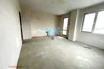 Тристаен апартамент в Шумен, Тракия