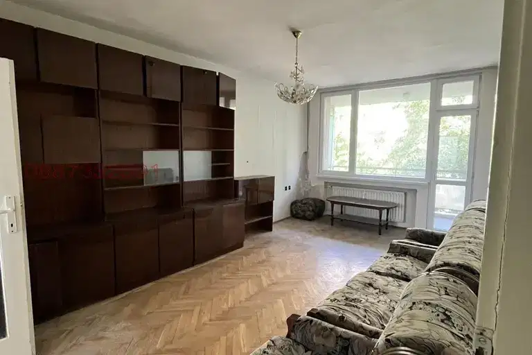 Тристаен апартамент в Сливен, Център