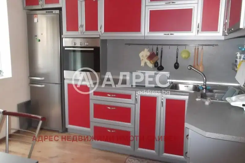 Тристаен апартамент в Сливен, Център