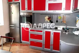 Тристаен апартамент в Сливен, Център