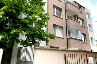 Тристаен апартамент в Сливен, Център