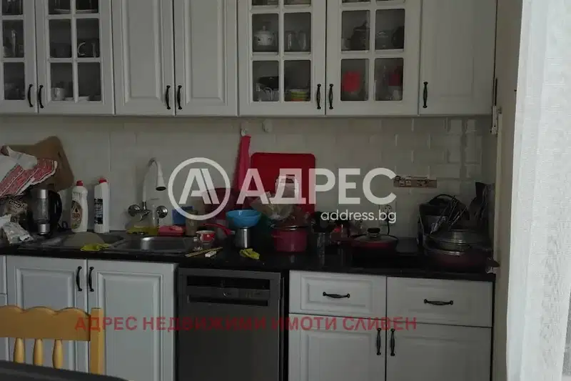 Двустаен апартамент в Сливен, Даме Груев