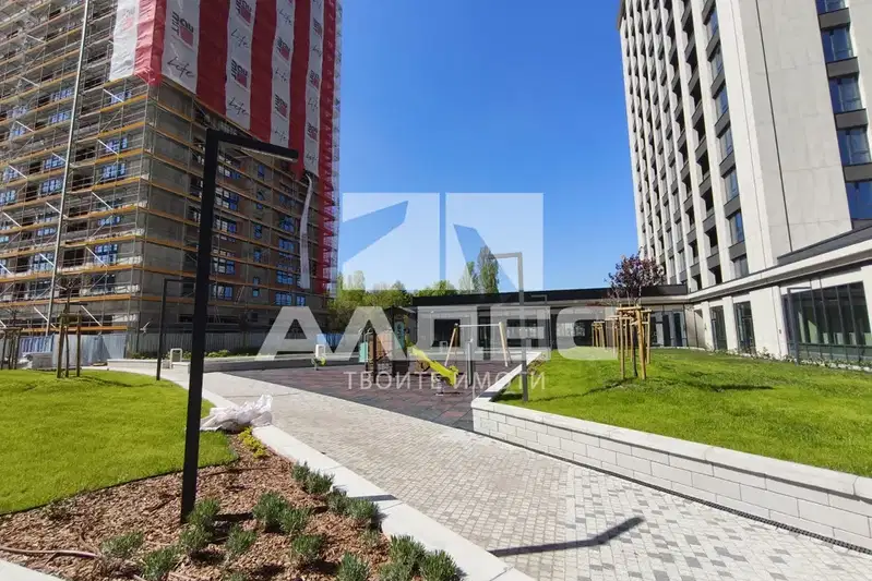 Двустаен апартамент в Банишора с балкон и панорамна гледка