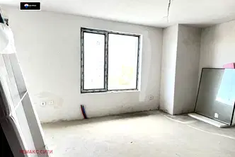 Двустаен апартамент с голяма тераса в Банишора, София