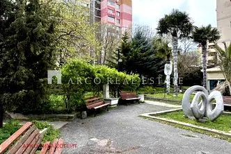 Двустаен апартамент с южно изложение в Банишора, София
