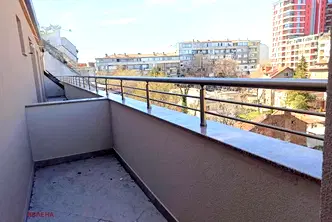 Тристаен апартамент 135 кв.м. в Банишора с паркинг и асансьор