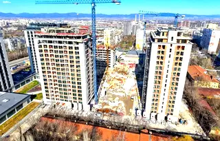 Тристаен апартамент с панорамна гледка в Банишора, София