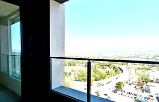 Тристаен апартамент с гледка към планина в Банишора, София