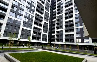 Тристаен апартамент с тераса в Банишора, София